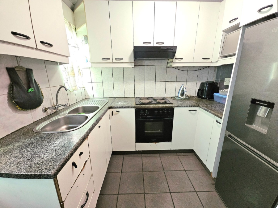 3 Bedroom Property for Sale in Roosendal Western Cape